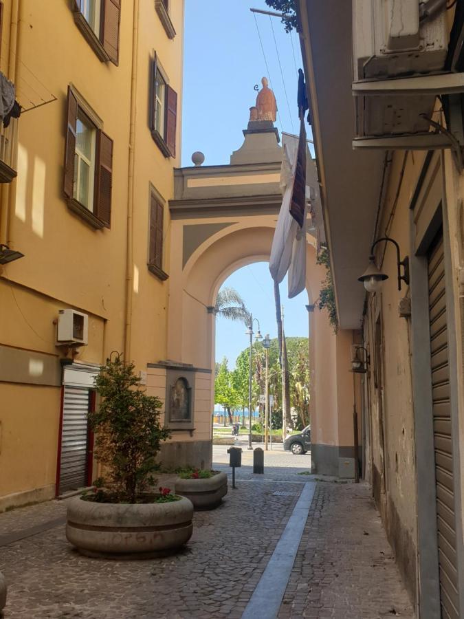 La Residenza Della Fenice กาสเตลลัมมาเร ดิ สตาเบีย ภายนอก รูปภาพ